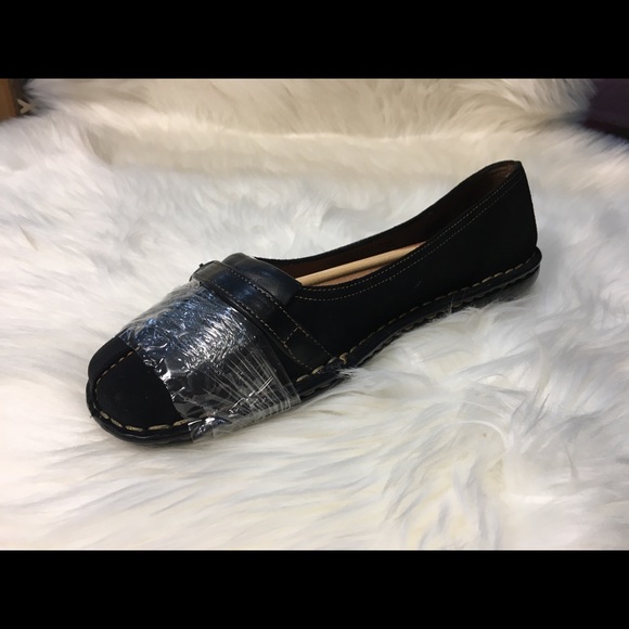 Born Trefoil Black Suede Loafer - NIB - Picture 4 of 7